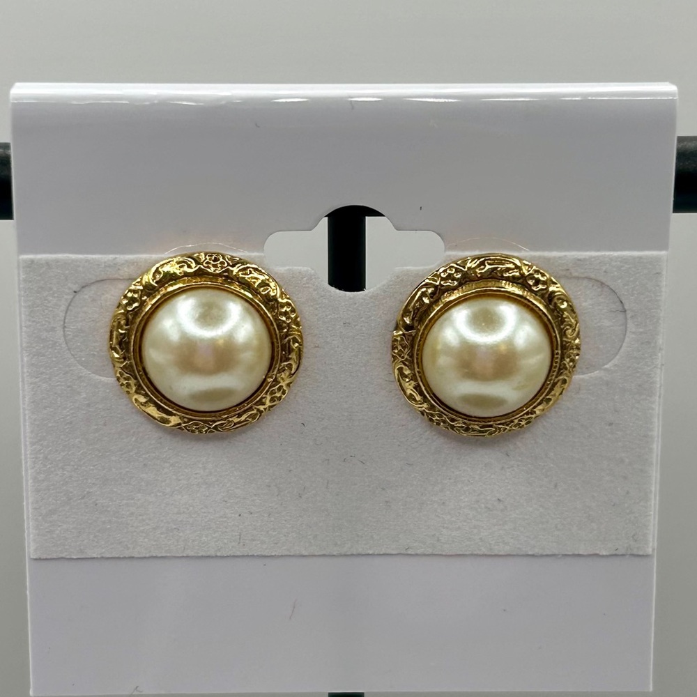 Luminous Gold & Pearl Stud Earrings